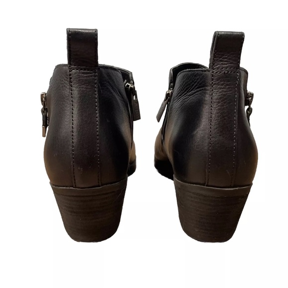Like New!!! Vionic Cecily Ankle Bootie Boot Black Leather. Size 10W - Picture 2 of 11